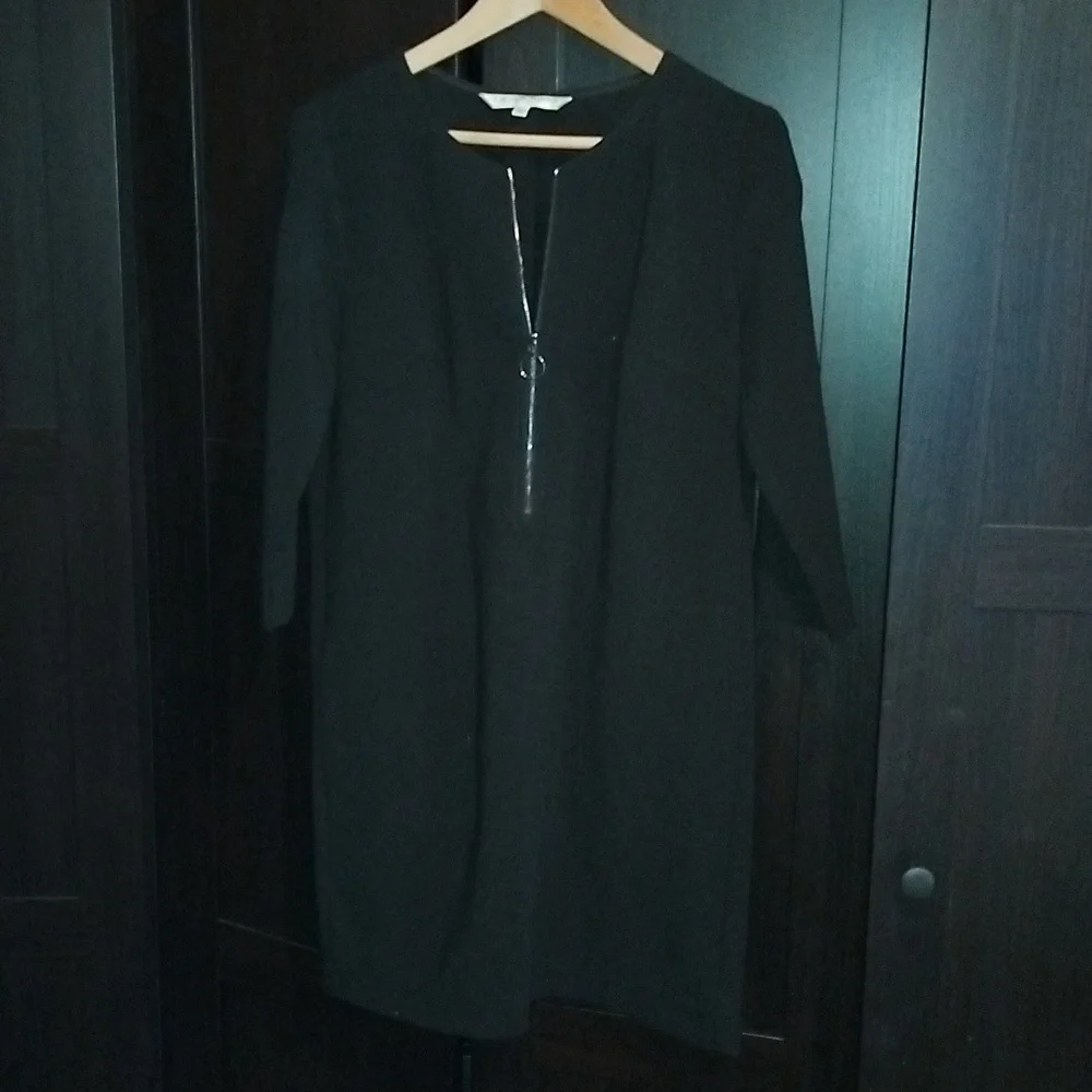 New Trina Turk Black Shift Dress with Accent Zipper - Size 6